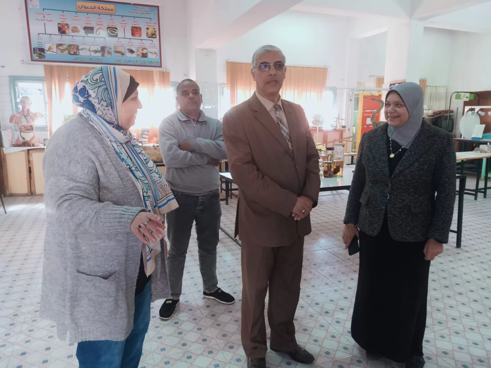 وكيل تعليم قنا يتفقد مركز التطوير التكنولوجي والمعسكر الدائم 37 - جريدة المساء