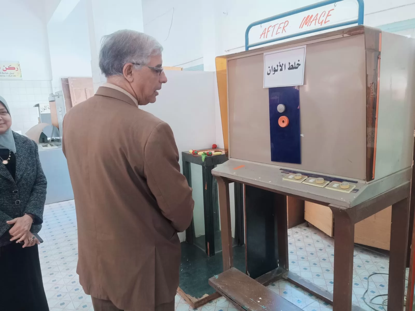 وكيل تعليم قنا يتفقد مركز التطوير التكنولوجي والمعسكر الدائم 21 - جريدة المساء