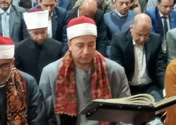   طه النعماني يؤم المصلين في العشاء والتراويح بحضور وزير الأوقاف ومحافظ المنيا 33 - جريدة المساء