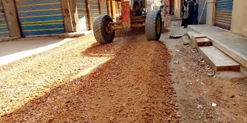 ضمن مشروعات الخطة الاستثمارية محافظ كفرالشيخ يتابع أعمال الرصف ببيلا 1 - جريدة المساء