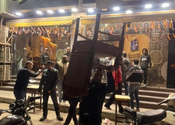 جولة مسائية لمحافظ الجيزة.. رفع 130 حالة إشغال و25 وتدًا حديديًا لحجز السيارات بمناطق الهرم 35 - جريدة المساء