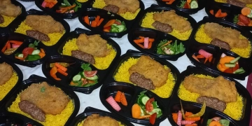 "بوابتك للخير" تواصل توزيع وجبات إفطار صائم.. وتستهدف 3000 وجبة خلال رمضان 9 - جريدة المساء