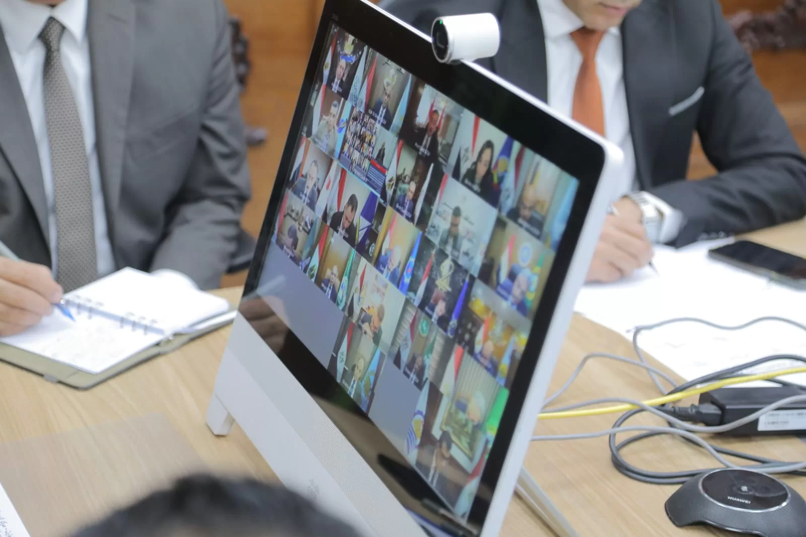 محافظ قنا يشدد على ضبط الأسواق ومتابعة يومية للأسعار 44 - جريدة المساء