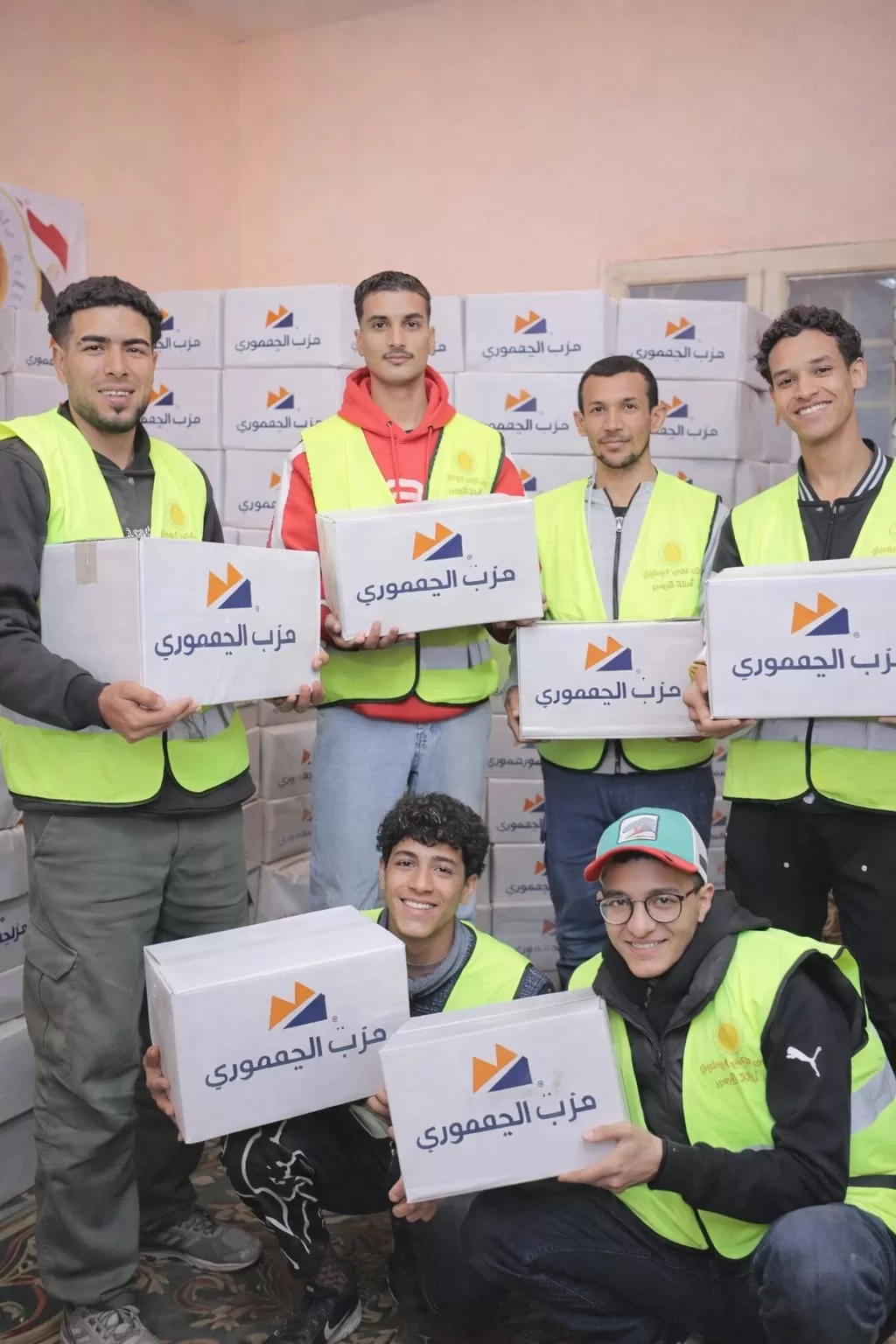 الشعب الجمهوري يوزع 1000 كرتونة رمضانية بقوص ضمن مبادرة «مع الناس» 27 - جريدة المساء