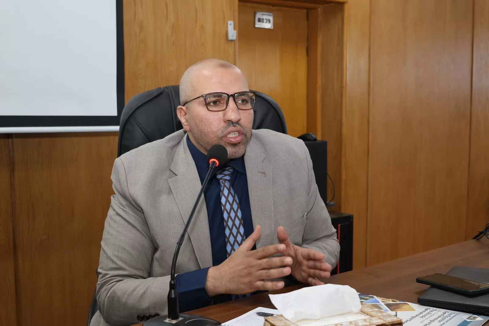 رئيس جامعة قنا يستعرض خطة التحول الرقمي للخدمات بالمستشفيات الجامعية 57 - جريدة المساء