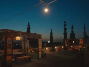 يطل على مآذن القاهرة.. صور بيت عمرو سعد في "إفراج" 23 - جريدة المساء