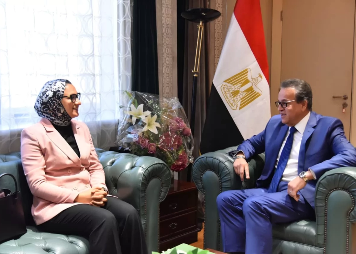 وزير الصحة ومحافظ الوادي الجديد يبحثان المشروعات الجارية وتسريع إنجازها 26 - جريدة المساء