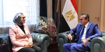 وزير الصحةومحافظ الوادي الجديد بحثا متابعة المشروعات الصحية الجارية وتسريع الإنجاز 1 - جريدة المساء