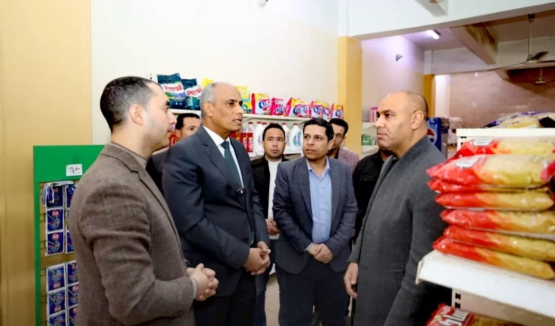 محافظ كفرالشيخ يتفقد "دلتا ماركت" لمتابعة توافر السلع الغذائية الأساسية 27 - جريدة المساء