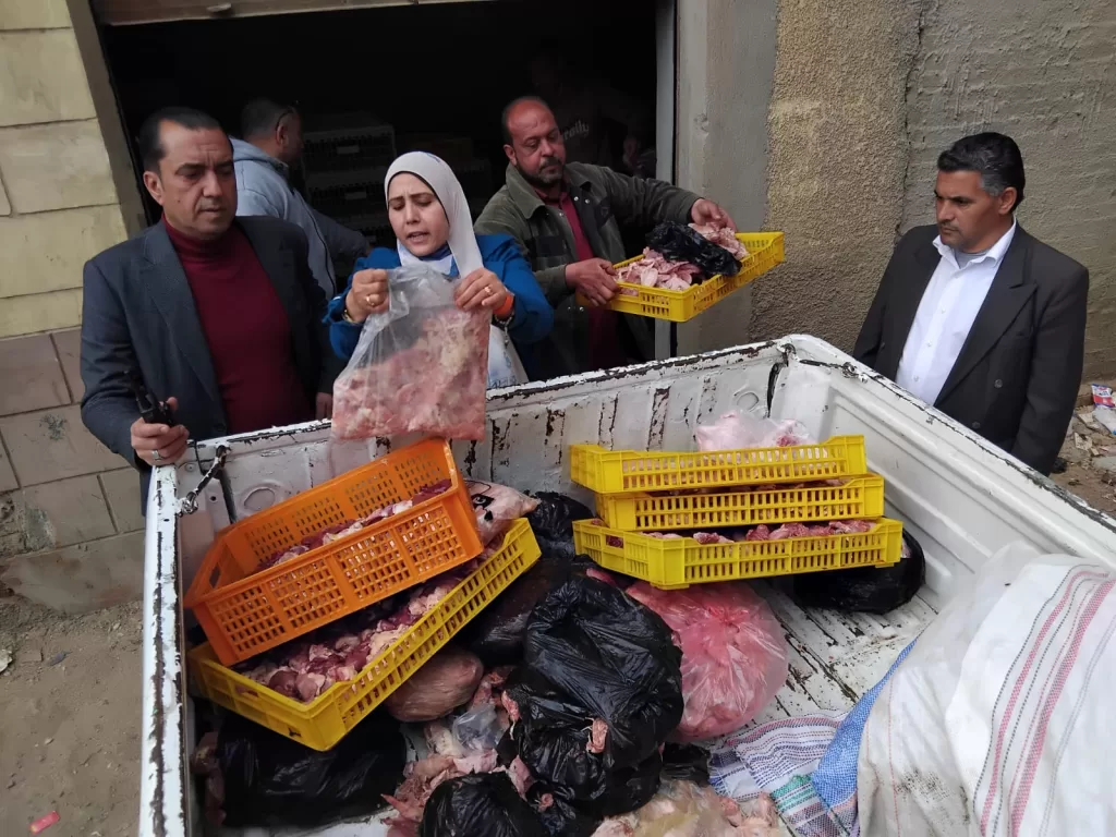 ضبط 20 طن أعلاف مجهولة المصدر ولحوم غير صالحة للاستهلاك الآدمي..بمنوف 33 - جريدة المساء