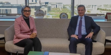 وزير الزراعة يبحث مع محافظ الوادي الجديد سبل تعزيز التنمية الزراعية الشاملة بالمحافظة 1 - جريدة المساء