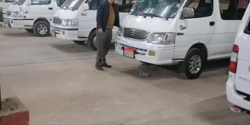 بانرات بالمواقف و ملصقات على زجاج السيارات بالتعريفة الجديدة.. بالمنوفية 1 - جريدة المساء