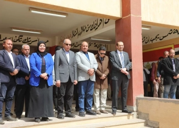 محافظ المنيا يتفقد مدرسة اللواء فاروق طه ويؤكد: التعليم ركيزة بناء الإنسان 35 - جريدة المساء