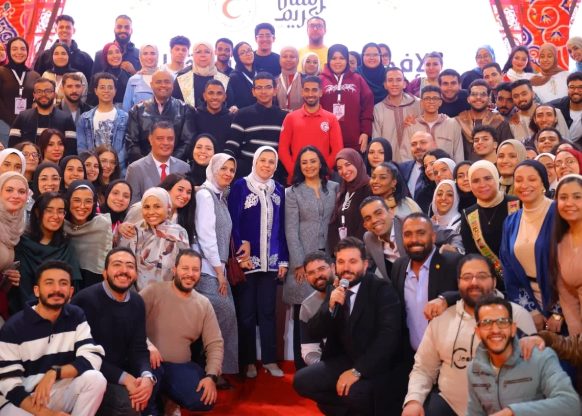 وزيرة التضامن: الهلال الأحمر يقود أكبر جسر إغاثي لغزة 19 - جريدة المساء