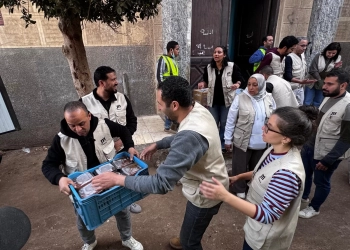 توزيع وجبات الإفطار على الأسر الأولى بالرعاية في حملة إفطار قرية 34 - جريدة المساء توزيع وجبات الإفطار على الأسر الأولى بالرعاية في حملة إفطار قرية 33 - جريدة المساء