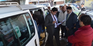 لجنة "التنمية المحلية" تتابع مواقف السيارات و مدى الالتزام التعريفة 1 - جريدة المساء