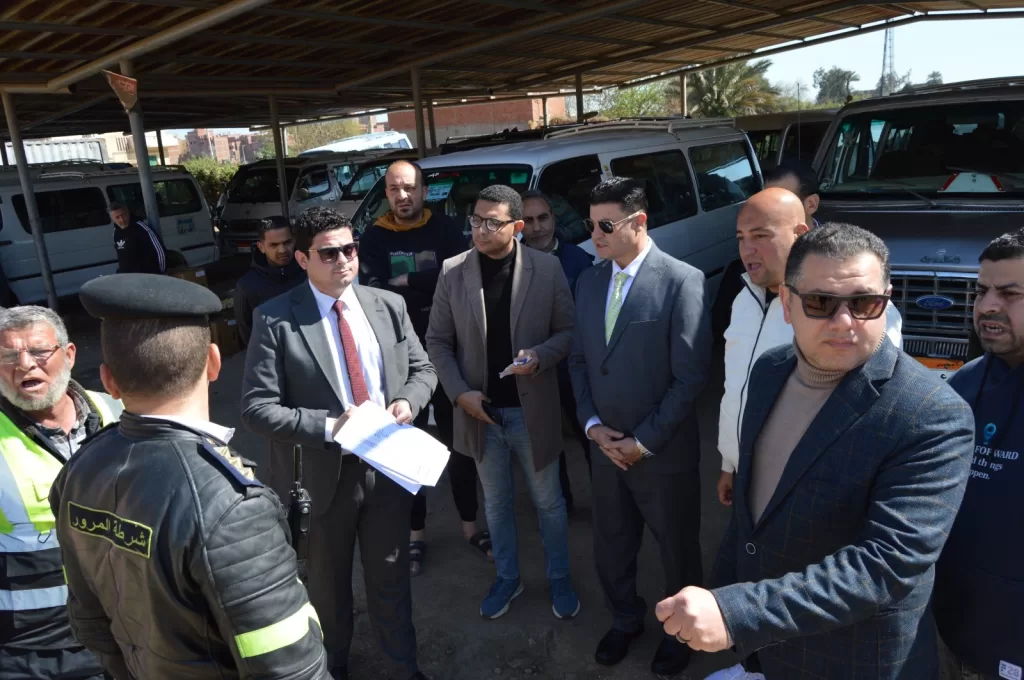لجنة "التنمية المحلية" تتابع مواقف السيارات و مدى الالتزام التعريفة 21 - جريدة المساء