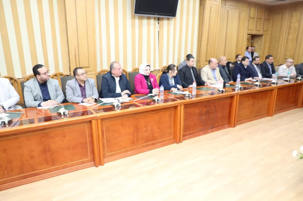 محافظ المنوفية لمسؤولي الصحة : صحة المواطن خط أحمر 27 - جريدة المساء