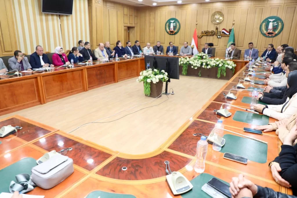 محافظ المنوفية لمسؤولي الصحة : صحة المواطن خط أحمر 23 - جريدة المساء