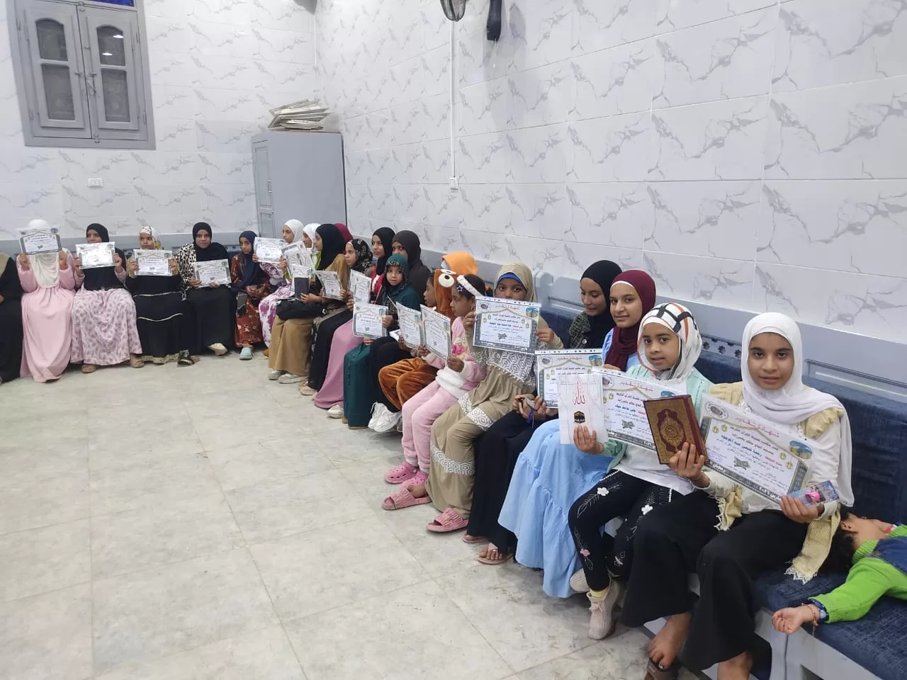 تكريم 135 من حفظة القرآن الكريم فى احتفالية كبرى بقرية الحرزات بنقادة 133 - جريدة المساء تكريم 135 من حفظة القرآن الكريم فى احتفالية كبرى بقرية الحرزات بنقادة 132 - جريدة المساء