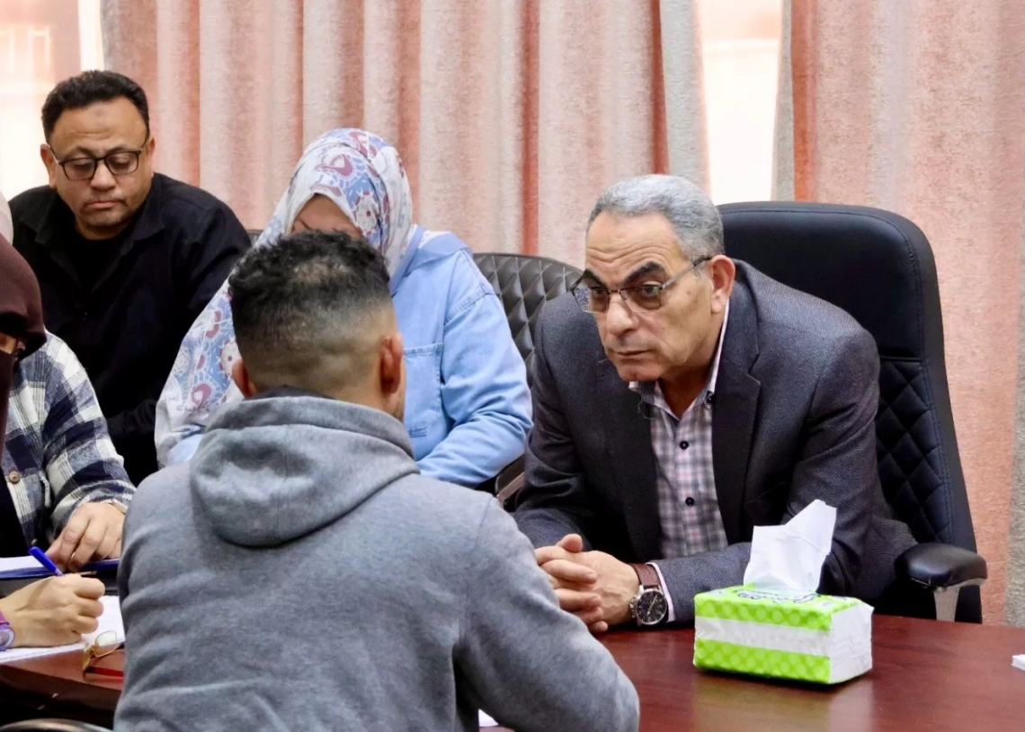 في مكتب محافظ الإسماعيلية.. لقاءات الأهالي "جبر خاطر" وحل مشاكل 20 - جريدة المساء في مكتب محافظ الإسماعيلية.. لقاءات الأهالي "جبر خاطر" وحل مشاكل 19 - جريدة المساء