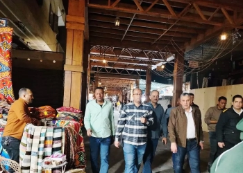 نائب محافظ اسوان يتفقد السوق السياحى القديم ويشدد على الإلتزام بخطوط التنظيم 33 - جريدة المساء