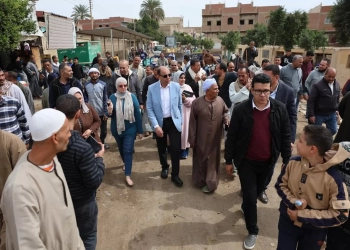 محافظ المنيا يتفقد مشروعات البنية التحتية ببني أحمد الغربية 28 - جريدة المساء