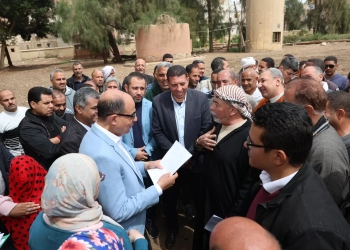 “محافظ المنيا يتفقد الأراضي غير المستغلة في بني أحمد الغربية لاستثمارها في مشروعات خدمية وصحية” 26 - جريدة المساء