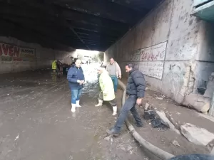 نائب محافظ الجيزة يتابع ميدانيا أعمال شفط الأمطار بمركزي أوسيم وكرداسة (صور) 33 - جريدة المساء