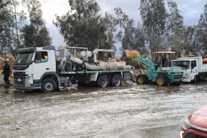 محافظ الجيزة يتابع ميدانيًا شفط مياه الأمطار بأهم محاور المحافظة 35 - جريدة المساء