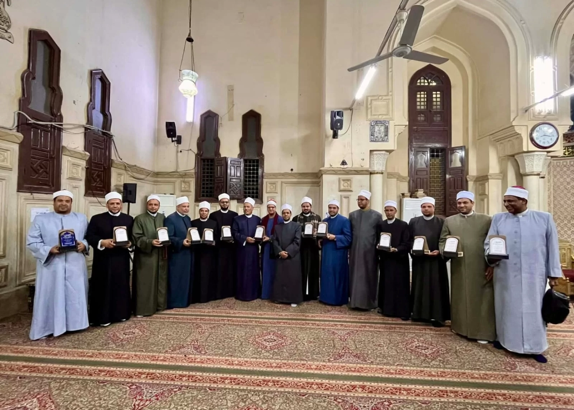 أوقاف قنا تكرم 25 إمامًا ..تقديرًا لجهودهم خلال رمضان 18 - جريدة المساء