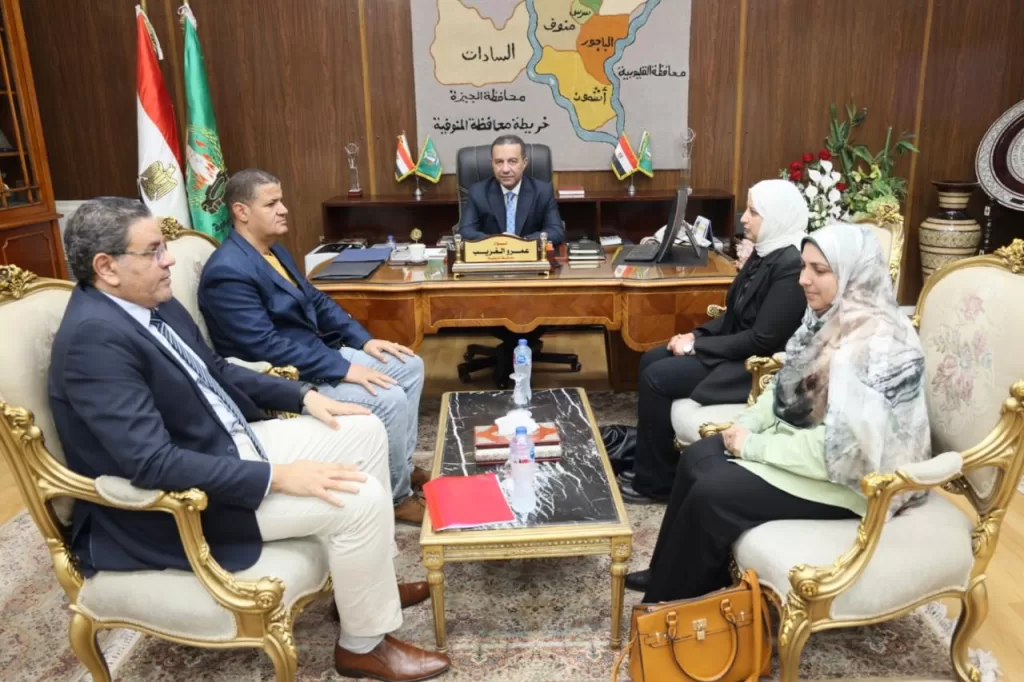 مكافأة لمديرتى حميات شنتنا والمركز التكنولوجي ببركة السبع.. تقديراً لجهودهما 17 - جريدة المساء