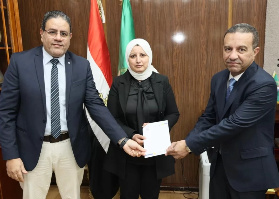 مكافأة لمديرتى حميات شنتنا والمركز التكنولوجي ببركة السبع.. تقديراً لجهودهما 13 - جريدة المساء