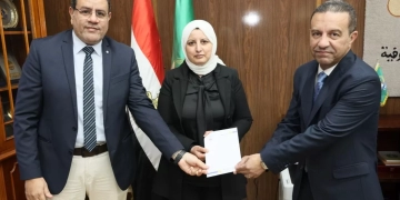 مكافأة لمديرتى حميات شنتنا والمركز التكنولوجي ببركة السبع.. تقديراً لجهودهما 1 - جريدة المساء