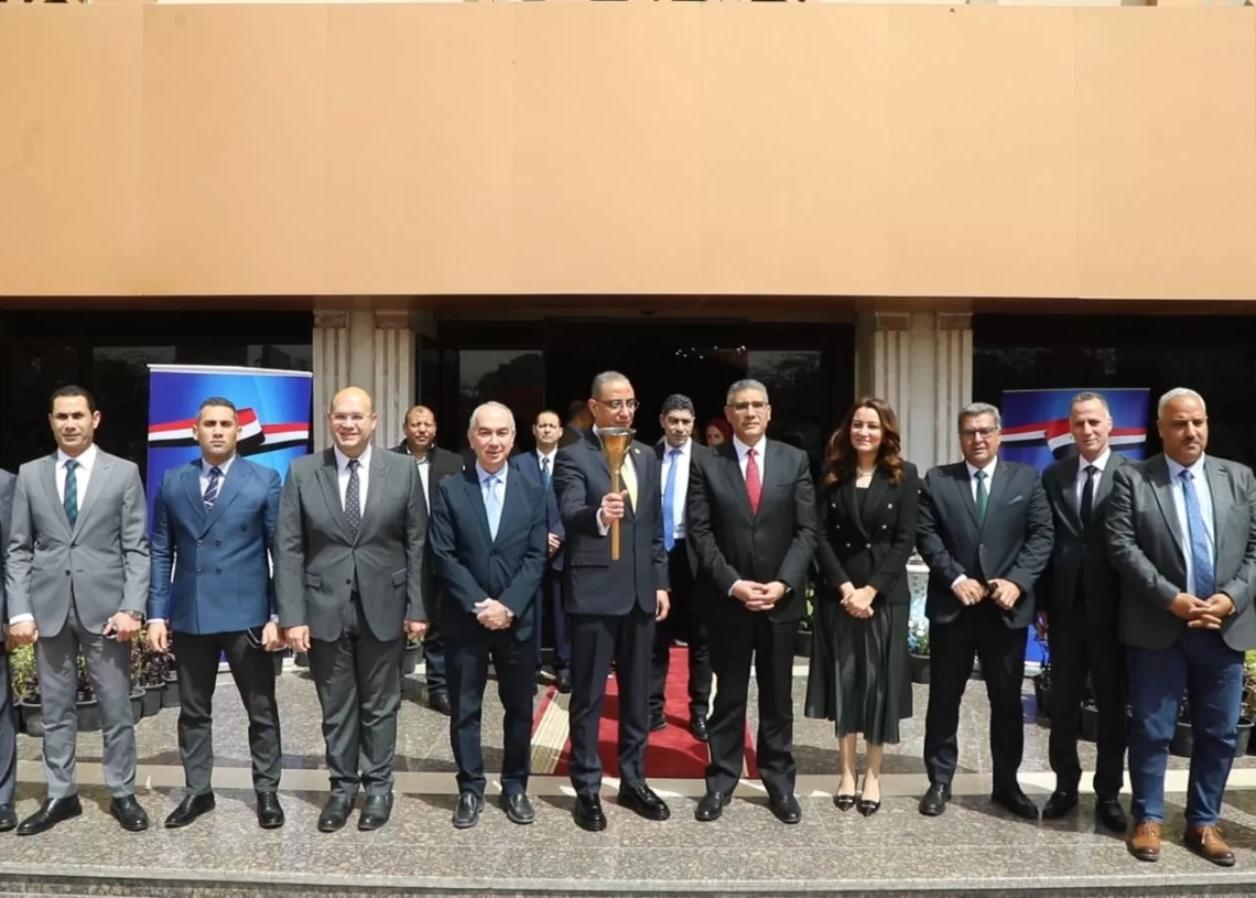 محافظة الجيزة تحتفل بعيدها القومي الـ107.. المحافظ يوقِد الشعلة ويستقبل المهنئين 19 - جريدة المساء