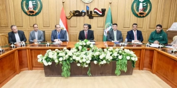 محافظ المنوفية لرؤساء الوحدات المحلية : تفعيل نظام " أون لاين " لمتابعة غلق المحال العامة وتقييم أداء شركات النظافة 1 - جريدة المساء