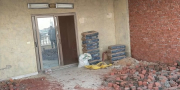 جهاز الشروق يضرب من جديد ويزيل مخالفة زيادة مسطح غرف السطح 1 - جريدة المساء