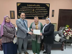 مدير تعليم الشروق يكرّم الموهوبين ويتابع العملية التعليمية بمدارس المستقبل 54 - جريدة المساء