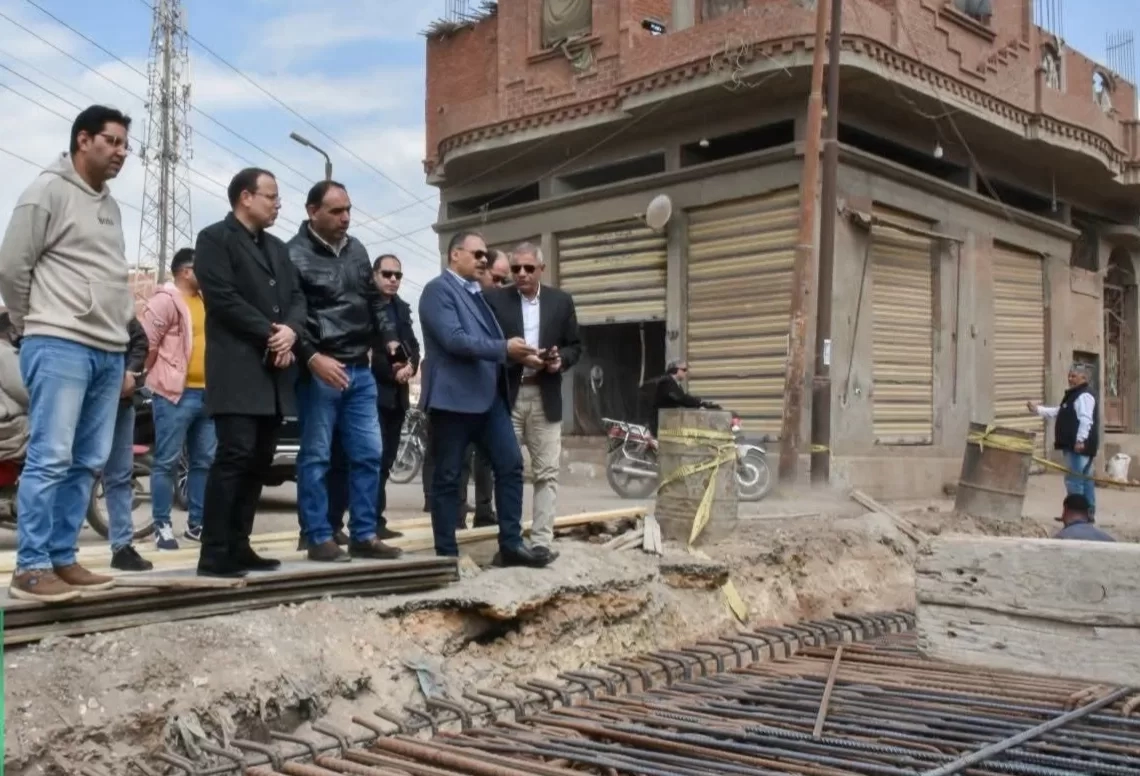 محافظ الشرقية يتفقد أعمال إحلال وتجديد وتوسعة كوبري "الألفية" بمنيا القمح 26 - جريدة المساء