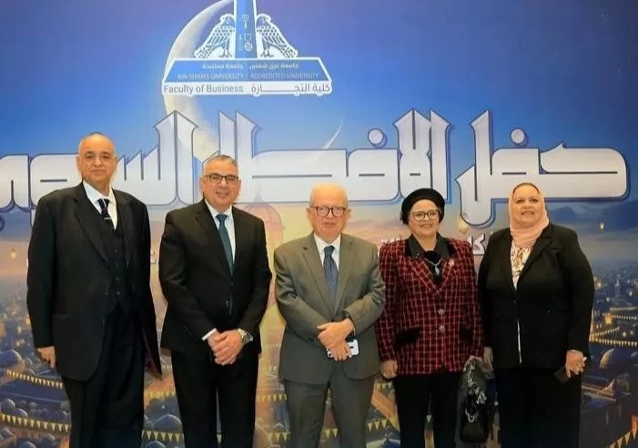 نائب رئيس الوزراء يشارك في حفل إفطار تجارة عين شمس 19 - جريدة المساء