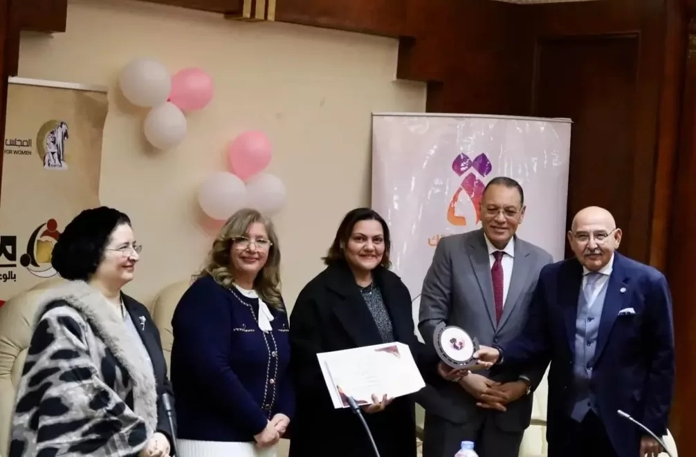 جامعة 6 أكتوبر تكرم د.دينا فاروق أبوزيد 13 - جريدة المساء