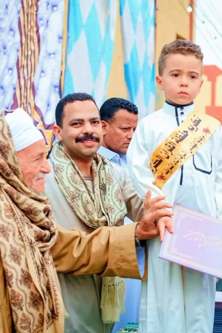 القرآن يضيء القلوب.. 300 حافظ و6 رحلات عمرة في قرى الأشراف 23 - جريدة المساء القرآن يضيء القلوب.. 300 حافظ و6 رحلات عمرة في قرى الأشراف 22 - جريدة المساء