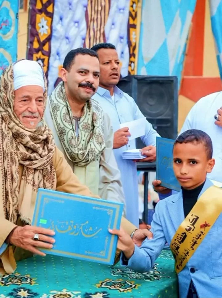 القرآن يضيء القلوب.. 300 حافظ و6 رحلات عمرة في قرى الأشراف 25 - جريدة المساء القرآن يضيء القلوب.. 300 حافظ و6 رحلات عمرة في قرى الأشراف 24 - جريدة المساء