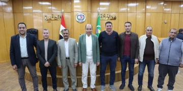 محافظ المنيا يمنح دروعا تقديرية لمنظمى موائد الرحمن ودعم كامل لمبادراتهم 2 - جريدة المساء محافظ المنيا يمنح دروعا تقديرية لمنظمى موائد الرحمن ودعم كامل لمبادراتهم 1 - جريدة المساء