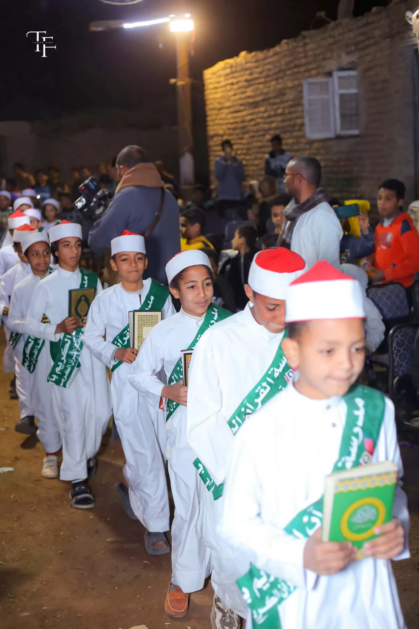 تكريم 100 من حفظة القرآن في مسابقة رمضانية بقرية ساحل دراو بنقادة 104 - جريدة المساء