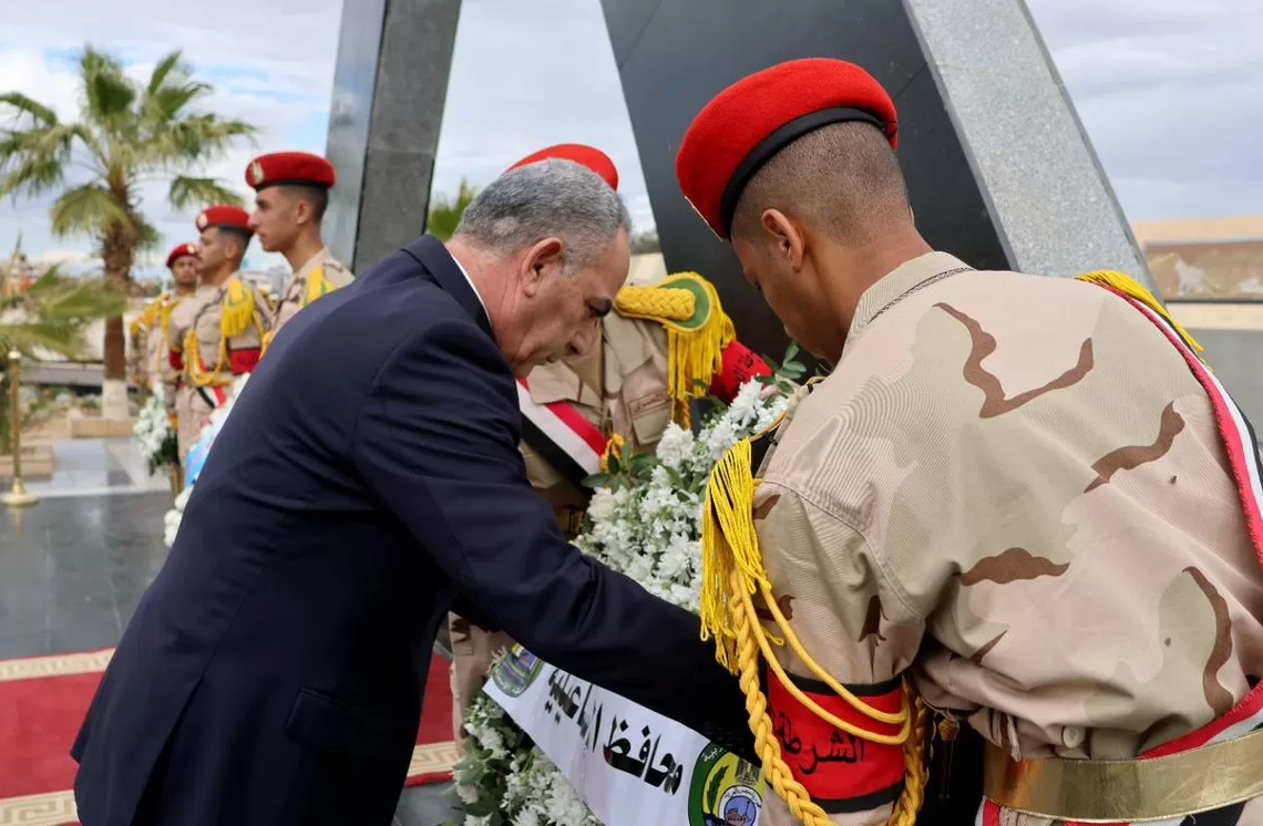 محافظ الإسماعيلية يضع إكليلًا من الزهور على النصب التذكاري لشهداء الجيش الثاني الميداني 28 - جريدة المساء محافظ الإسماعيلية يضع إكليلًا من الزهور على النصب التذكاري لشهداء الجيش الثاني الميداني 27 - جريدة المساء