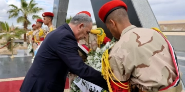 محافظ الإسماعيلية يضع إكليلًا من الزهور على النصب التذكاري لشهداء الجيش الثاني الميداني 10 - جريدة المساء محافظ الإسماعيلية يضع إكليلًا من الزهور على النصب التذكاري لشهداء الجيش الثاني الميداني 9 - جريدة المساء