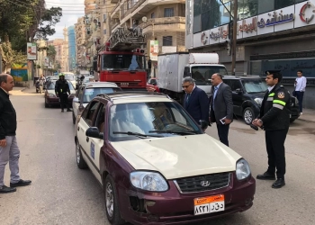 محافظ الدقهلية يشن حملة مفاجئة على سيارات التاكسي والسرفيس بالمنصورة للتأكد من الالتزام بالتعريفة 13 - جريدة المساء