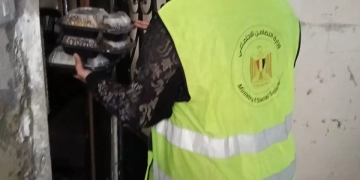التضامن توزع ١٥ ألف وجبة علي أهالي المناطق المطورة