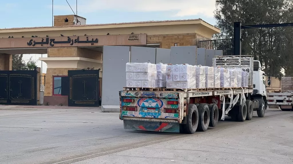 الهلال الأحمر يمد غزة بمساعدات غذائية وطبية وبترولية ومستلزمات شتوية 15 - جريدة المساء